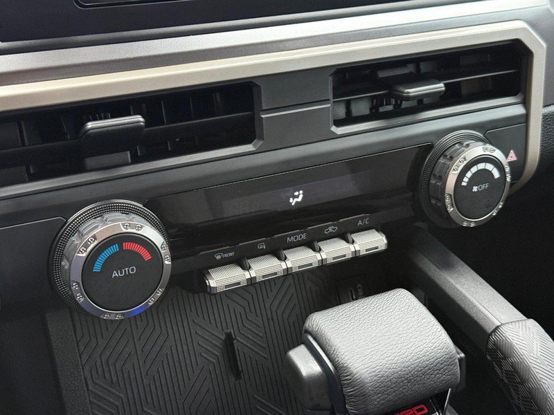 Used 2025 Toyota Tacoma TRD Sport AWD/4WD image 24