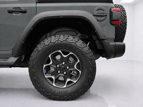 Used 2023 Jeep Wrangler Unlimited Rubicon 4xe w/ Cold Weather Group AWD/4WD image 9