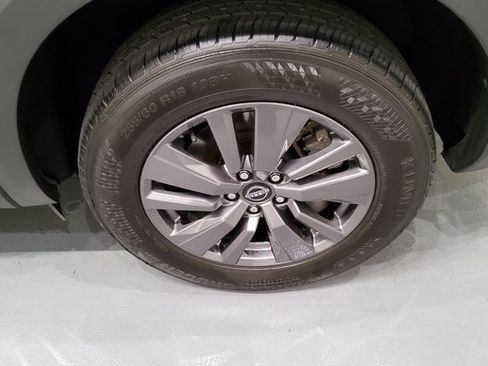 Used 2024 Nissan Pathfinder SV image 30