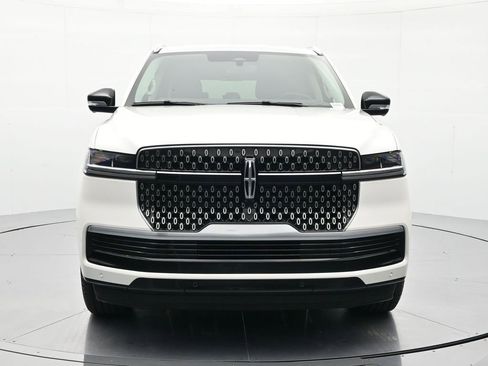 New 2026 Lincoln Navigator L Premier AWD/4WD image 2