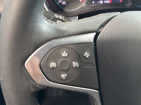 Used 2023 Chevrolet Traverse LT image 41