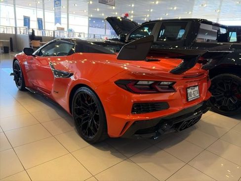 Used 2025 Chevrolet Corvette ZR1 w/ ZR1 Carbon Fiber Aero Package RWD image 4