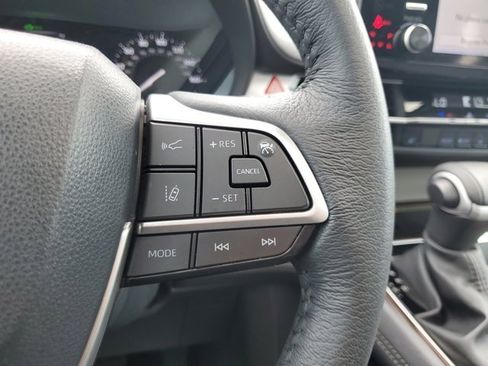 Used 2024 Toyota Sienna XLE image 19