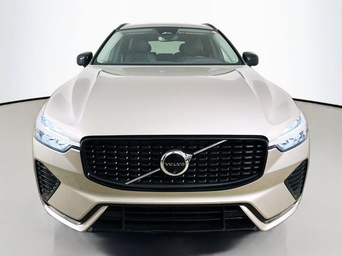 Used 2024 Volvo XC60 B5 Plus w/ Protection Package Premier AWD/4WD image 2