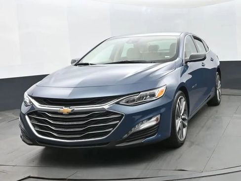 Used 2024 Chevrolet Malibu LT FWD image 1