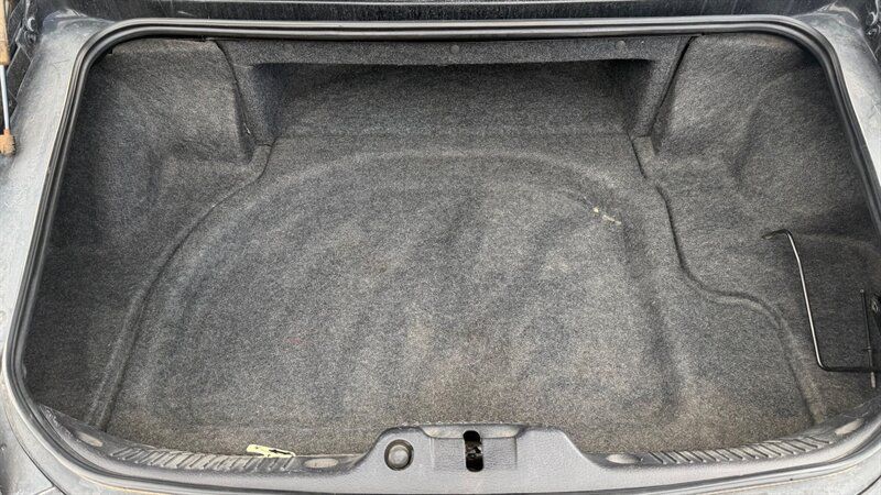 Used 2003 Ford Thunderbird RWD image 11
