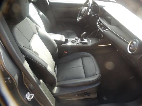Used 2023 Alfa Romeo Stelvio Ti image 21