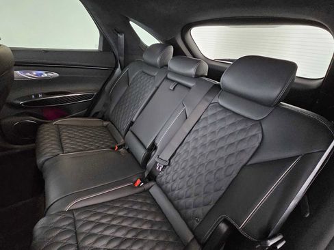 Used 2025 Genesis GV70 3.5T Sport w/ Sport Prestige Package image 18