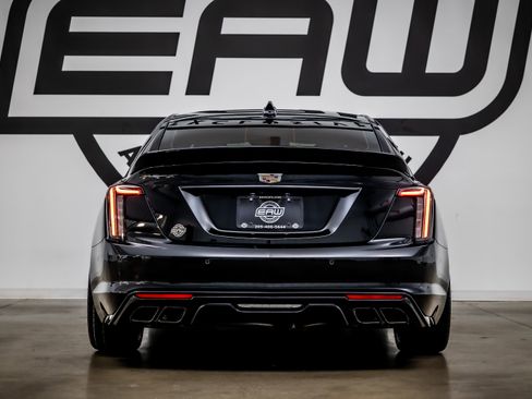 Used 2025 Cadillac CT5 Sport RWD image 10