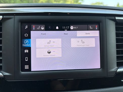 Used 2022 Chrysler Voyager LX FWD image 25
