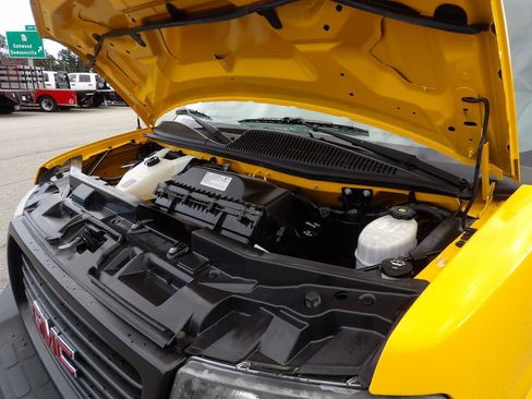 Used 2021 GMC Savana 3500 Extended w/ Power Convenience Package image 32