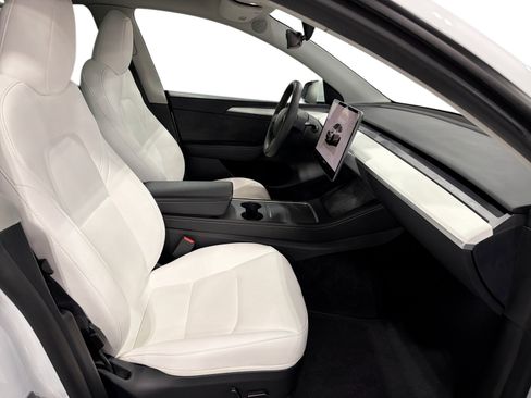 Certified 2023 Tesla Model Y Performance AWD/4WD image 13