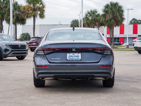 Certified 2025 Honda Accord LX image 5