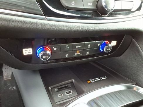 Used 2024 Buick Enclave Essence w/ Sport Touring Edition FWD image 34