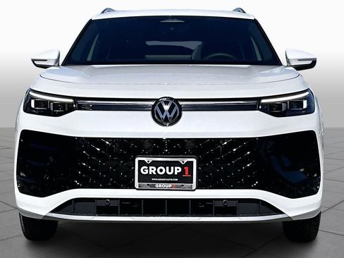 New 2026 Volkswagen Tiguan SEL R-Line AWD/4WD image 3