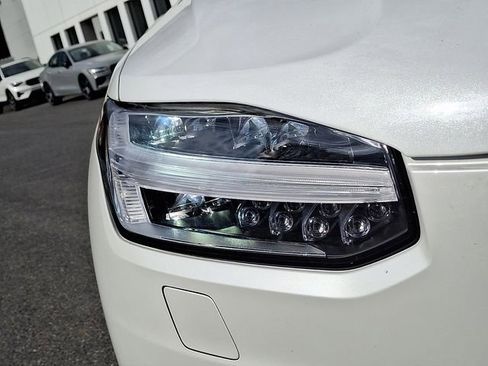 Used 2025 Volvo XC90 T8 Plus AWD/4WD image 9
