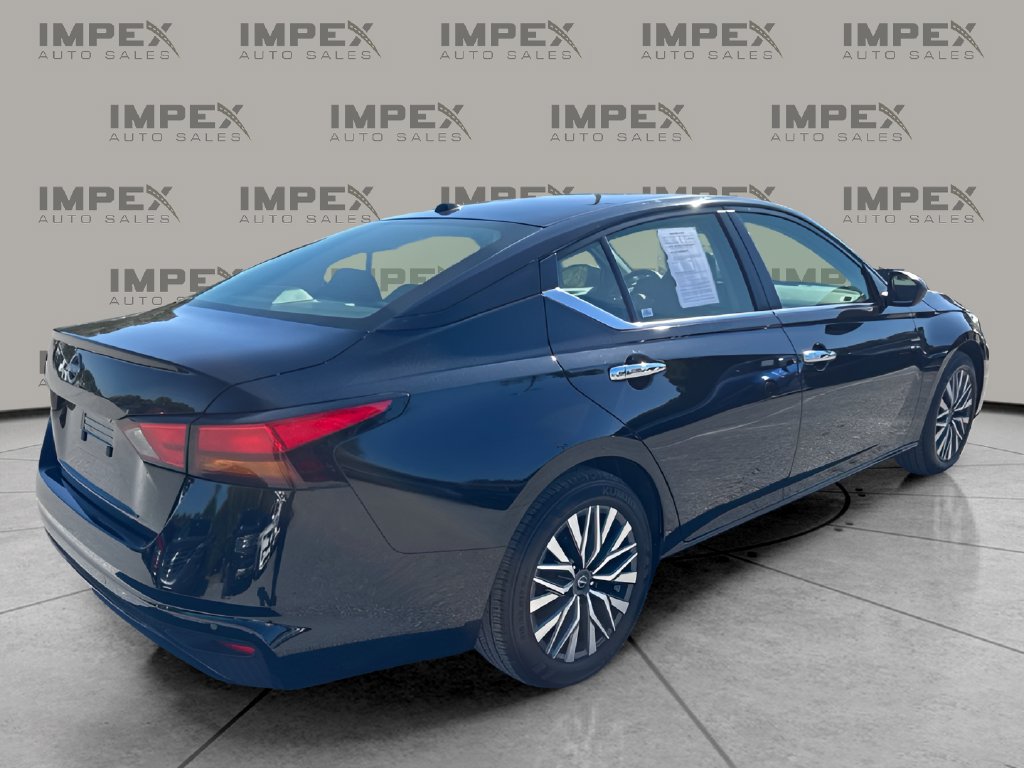 Used 2025 Nissan Altima 2.5 SV FWD image 5