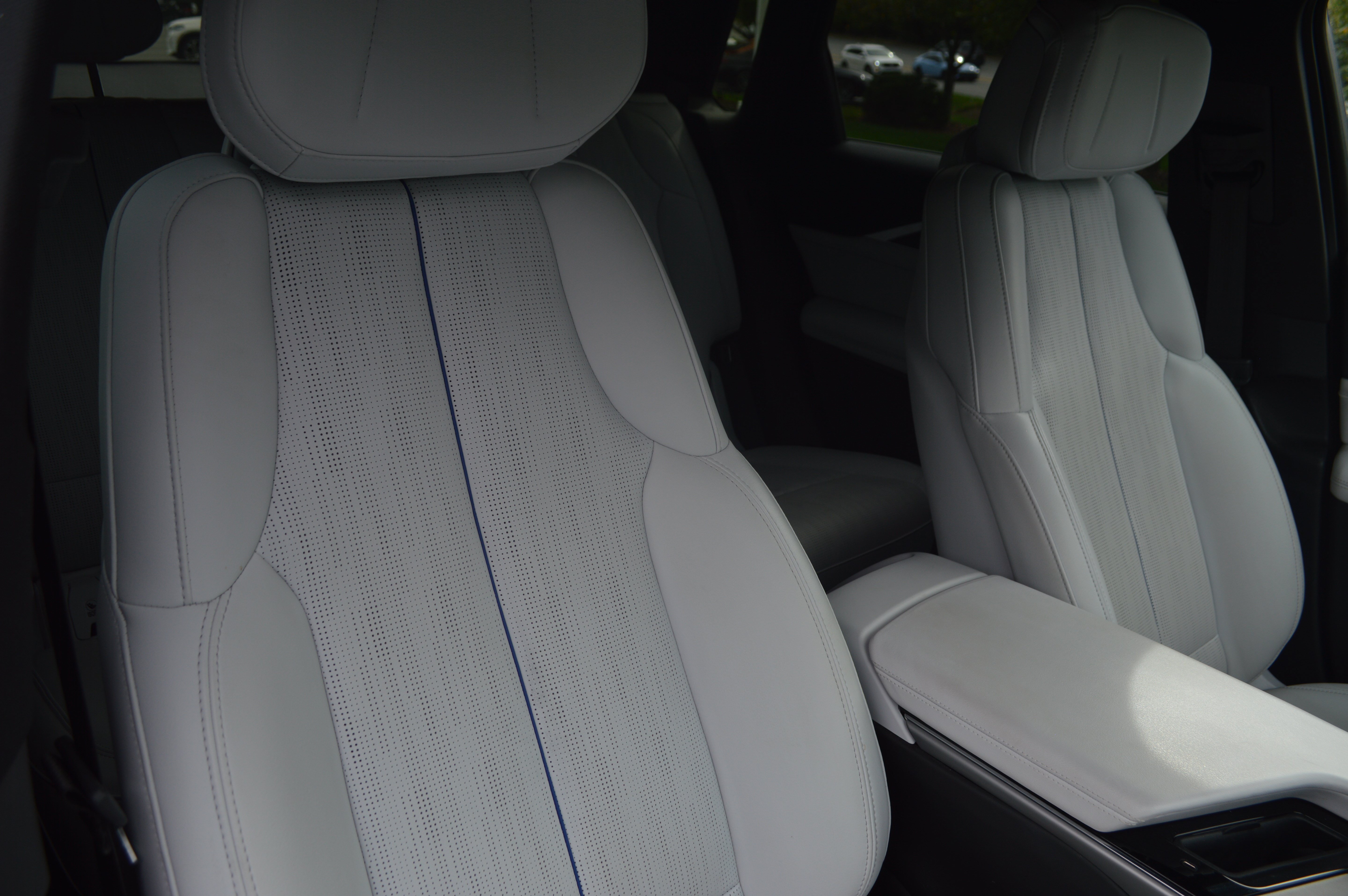 Used 2024 Cadillac Lyriq Sport RWD image 35