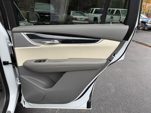Used 2024 Cadillac XT6 Premium Luxury image 22