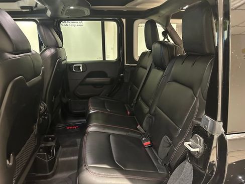 Used 2024 Jeep Wrangler Unlimited Rubicon AWD/4WD image 18