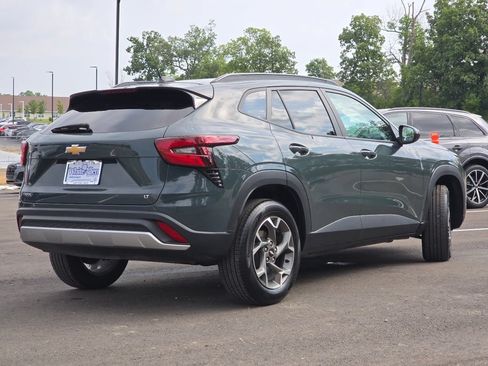 Used 2025 Chevrolet Trax LT FWD image 18