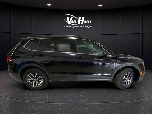 Used 2019 Volkswagen Tiguan SE w/ Panoramic Sunroof Package AWD/4WD image 8