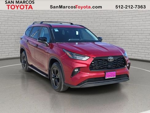 New 2025 Toyota Highlander XLE image 3