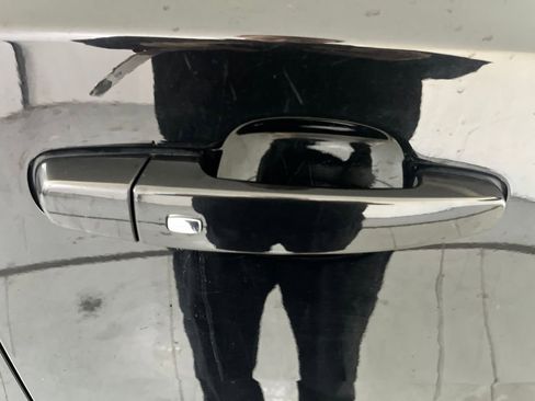 Used 2021 Chevrolet Traverse Premier w/ Redline Edition image 51