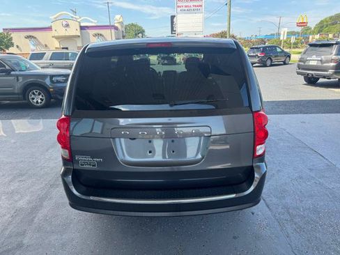 Used 2017 Dodge Grand Caravan SE w/ Power Window Group FWD image 4