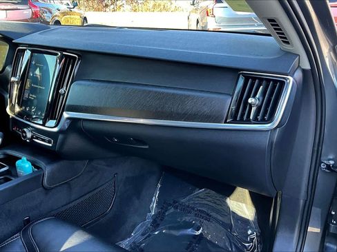 Used 2019 Volvo V90 T5 Cross Country w/ Protection Package Premier image 18