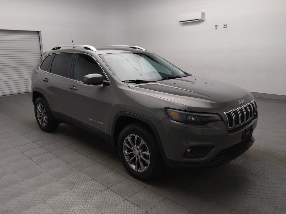 Used 2019 Jeep Cherokee Latitude Plus w/ Cold Weather Group AWD/4WD image 13