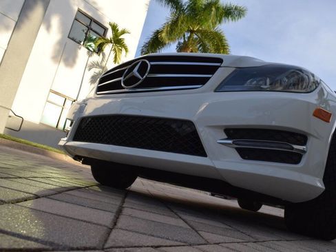 Used 2014 Mercedes-Benz C 300 4MATIC Sedan image 12