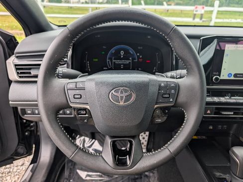 Used 2026 Toyota Camry SE FWD image 22