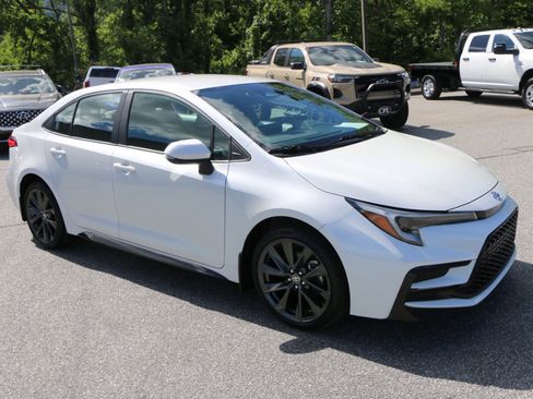 Used 2024 Toyota Corolla SE FWD image 10