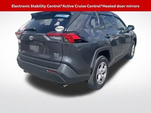 Used 2020 Toyota RAV4 XLE w/ XLE Grade Weather Package AWD/4WD image 5