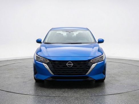 Used 2025 Nissan Sentra SV image 2