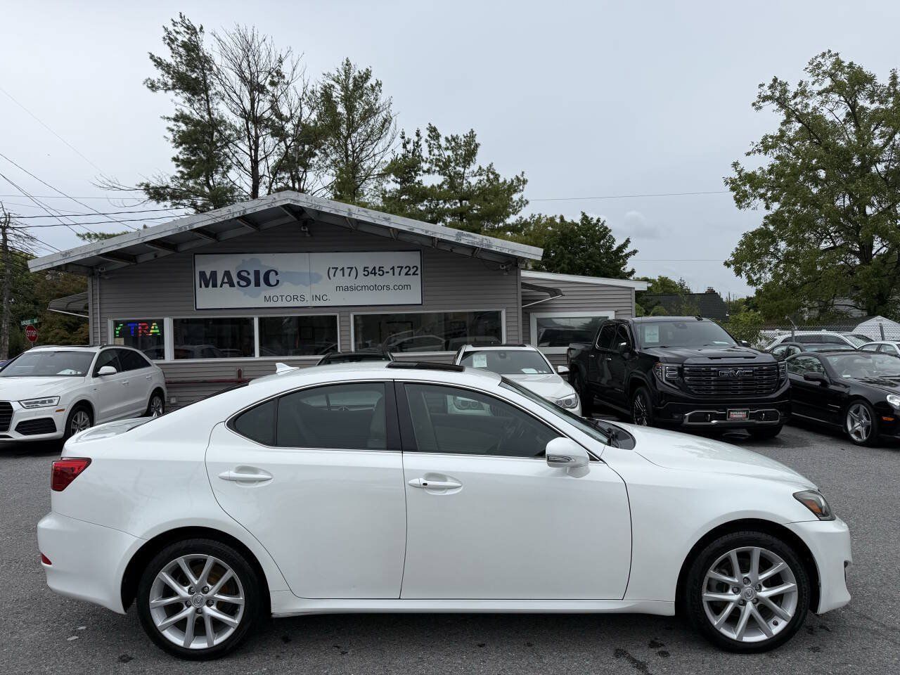 Used 2011 Lexus IS 250 AWD w/ Luxury Plus Value Edition image 3