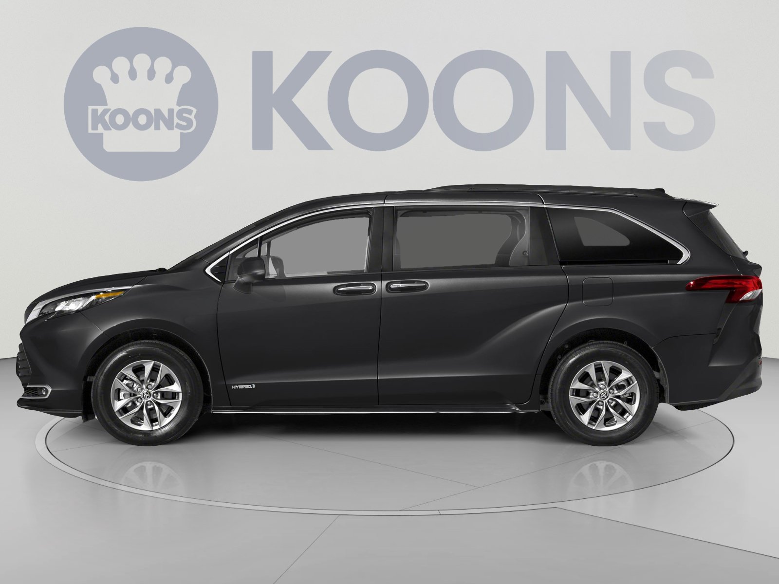 Used 2023 Toyota Sienna XLE w/ XLE Plus Package AWD/4WD image 4