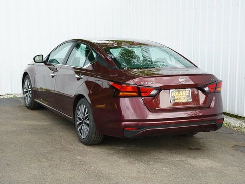 Used 2024 Nissan Altima 2.5 SV FWD image 4