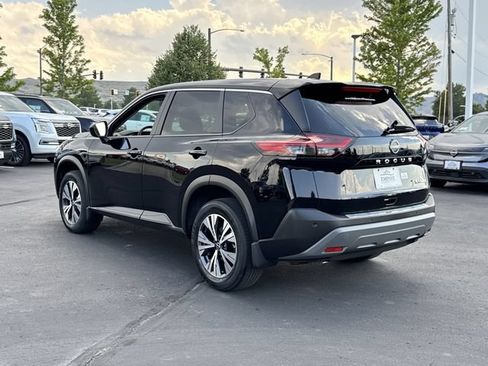 Used 2023 Nissan Rogue SV AWD/4WD image 5