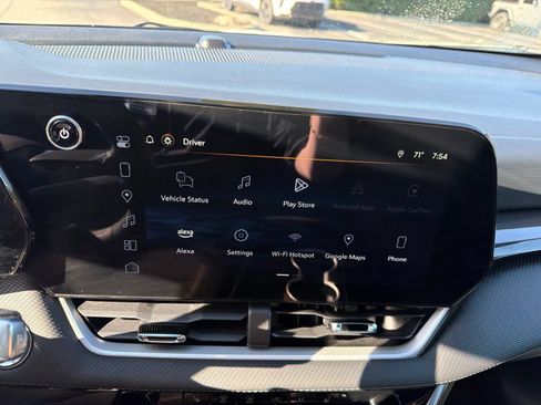 Used 2025 Chevrolet Equinox LT FWD image 14