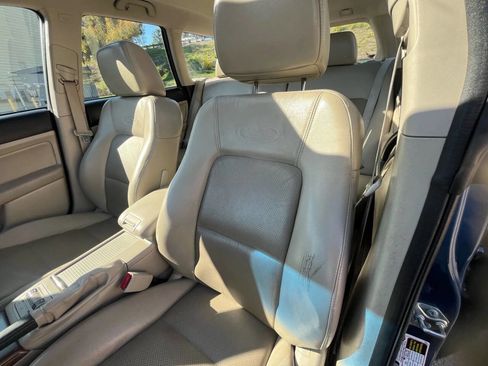 Used 2008 Subaru Outback 2.5i Limited L.L. Bean image 17