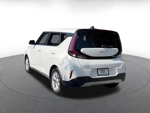 Used 2025 Kia Soul LX w/ LX Technology Package FWD image 10