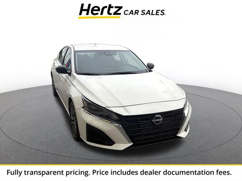Used 2025 Nissan Altima 2.5 SV FWD image 1