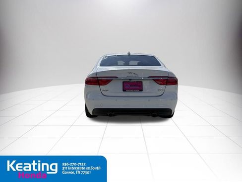 Used 2020 Jaguar XF Premium image 8