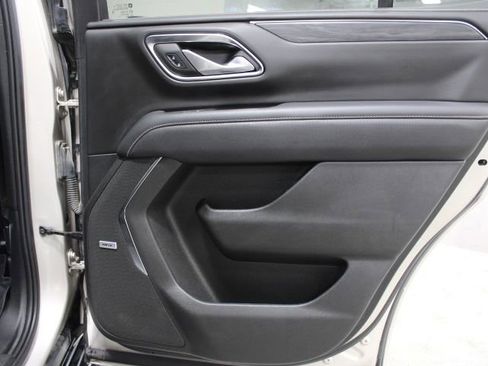 Used 2022 GMC Yukon SLT w/ SLT Premium Package image 29