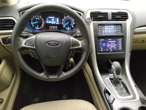 Used 2014 Ford Fusion SE image 22