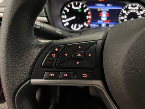 Used 2025 Nissan Altima 2.5 SV FWD image 19