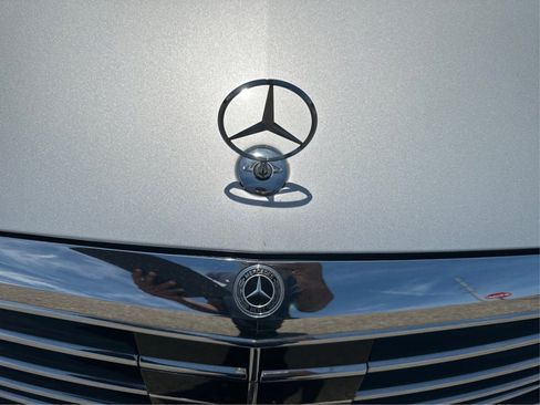 Used 2016 Mercedes-Benz S 550 4MATIC Sedan w/ Premium Package image 17