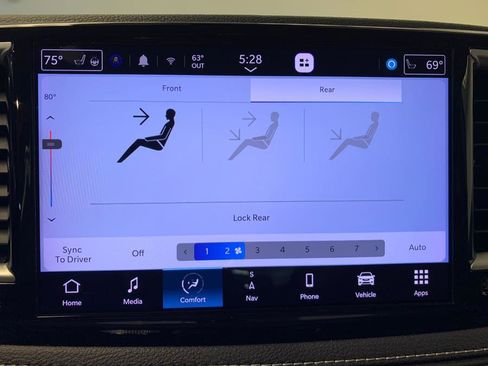 Used 2022 Chrysler Pacifica Touring-L w/ Uconnect Theater Family Group AWD/4WD image 29